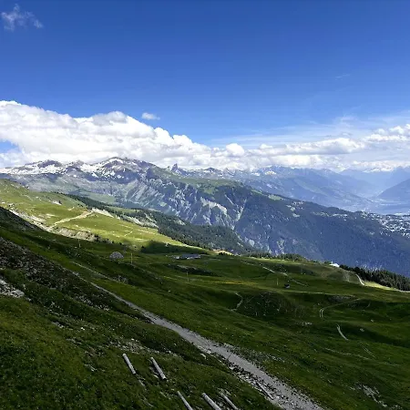 Cosy A Proximite Immediate Des Telecabines Apartment